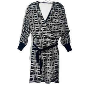 Black White Wrap Dress 1X Body Com Geometric Waist Tie Artsy Classic Date Sexy